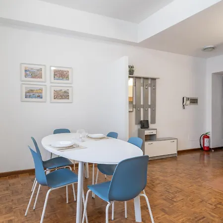 Large Family Apartment In A Fresh Area Of Lecco Exterior photo