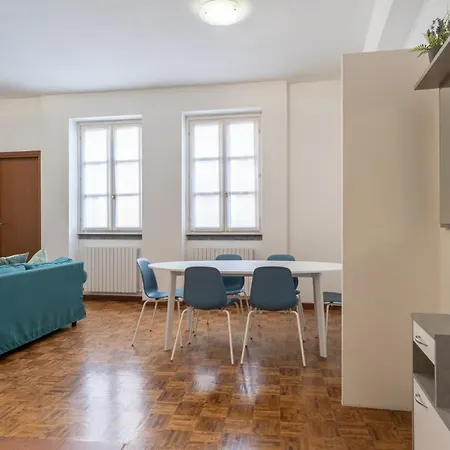 Large Family Apartment In A Fresh Area Of Lecco Exterior photo