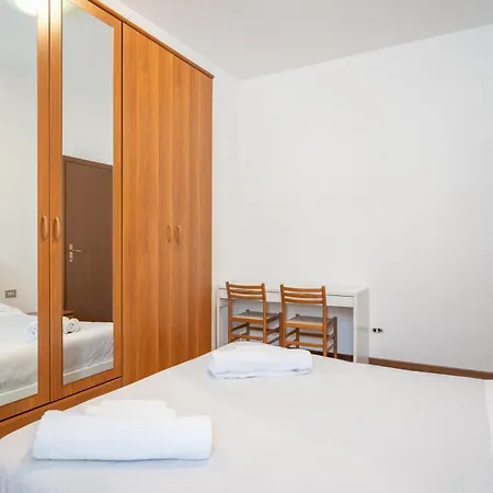 Large Family Apartment In A Fresh Area Of Lecco Exterior photo