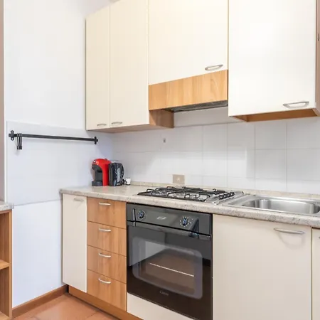 Large Family Apartment In A Fresh Area Of Lecco Exterior photo